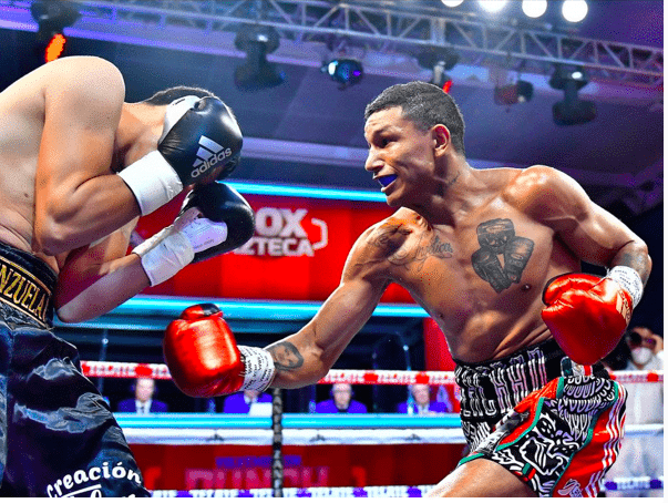 Miguel Berchelt Stops Eleazar Valenzuela in Mexico And On ESPN