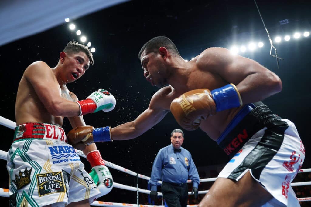 Roman Gonzalez picked apart Julio Cesar Martinez i an impressive display of skills at Pechanga Arena in San Diego. Photo: Ed Mulholland/Matchroom. Chocolatito Gonzalez delivers