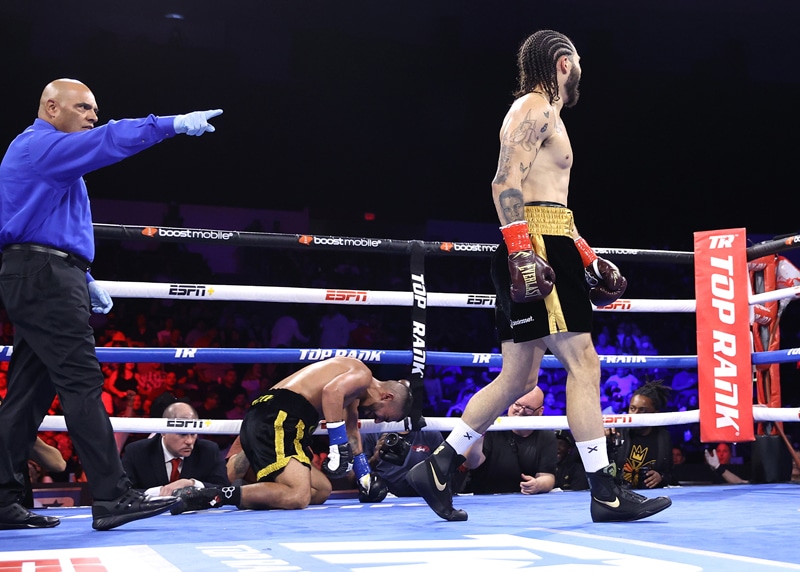 Nico Ali Walsh put Reyes Sanchez onn the canvas with a left hook to the body and he wasn't getting up. Photo: Mikey Williams/Top Rank Inc via Getty Images Navarrete vs Baez