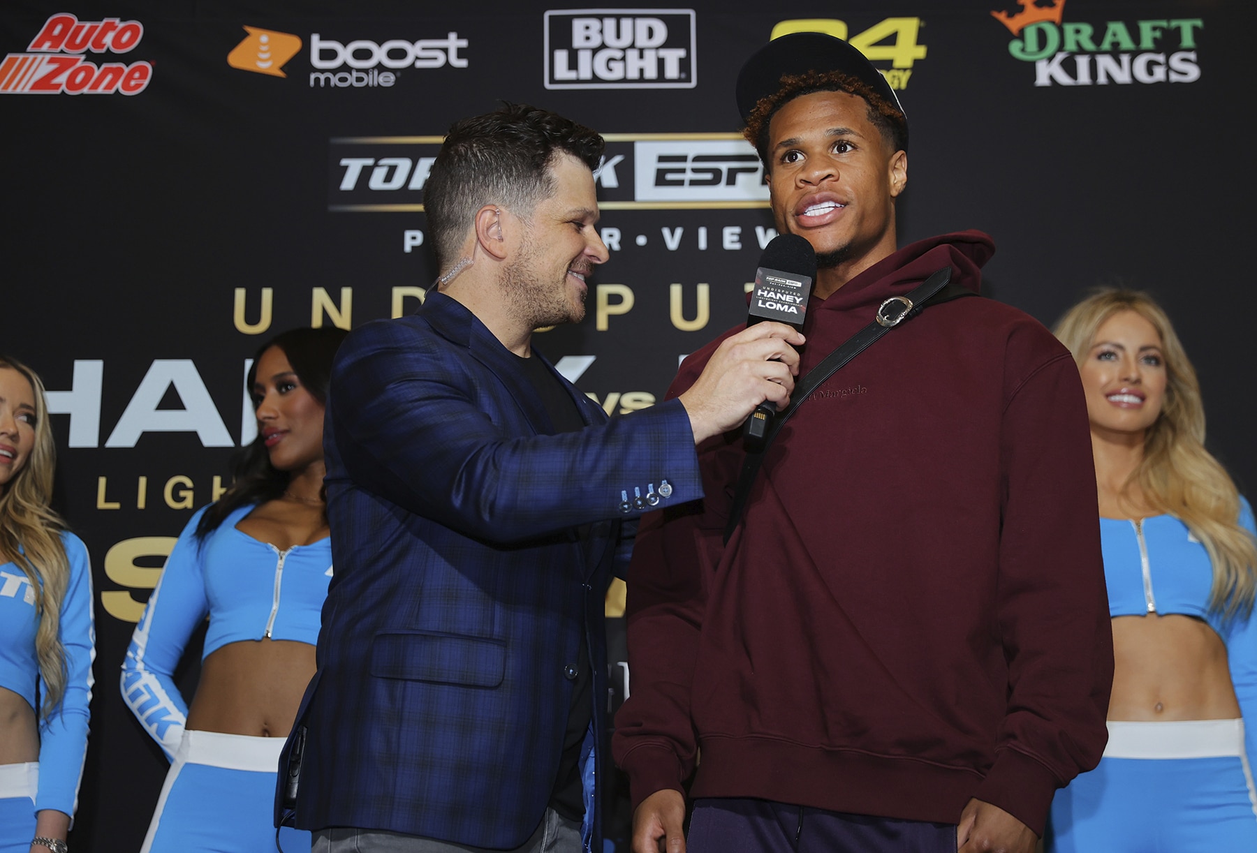 Devin Haney Promises “Dominant” Win Over Vasiliy Lomachenko