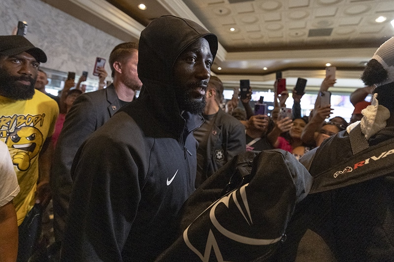 Terence Crawford makes his way through the crowd Tuesday at the MGM Grand lobby. Photo: Esther Lin, Showtime Boxing PPV.COM