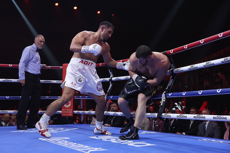 Agit Kabayel gets the first upset win of the Day of Reckoning undercard with his stoppage win over Arslanbek Makhmudov. Photo: Mark Robinson, Matchroom Boxing