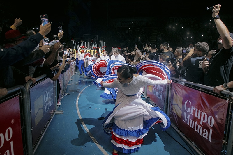 Yokasta Valle's ringwalks showcase Costa Rican culture with musicians and dancers. Photo: Kevin Luoja