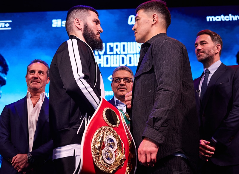 The world's top two light heavyweights will face each other on June 1, thanks to Saudi money. Photo: Mark Robinson, Matchroom Boxing