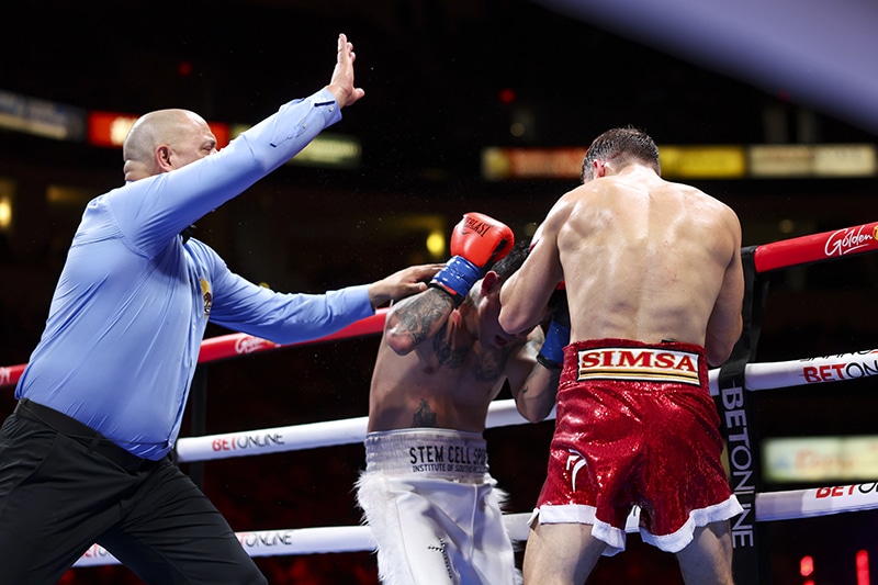 Oscar Duarte forced a referee stoppage against Joseph Diaz in their April 2024 fight. Photo: Cris Esqueda, Golden Boy Boxing