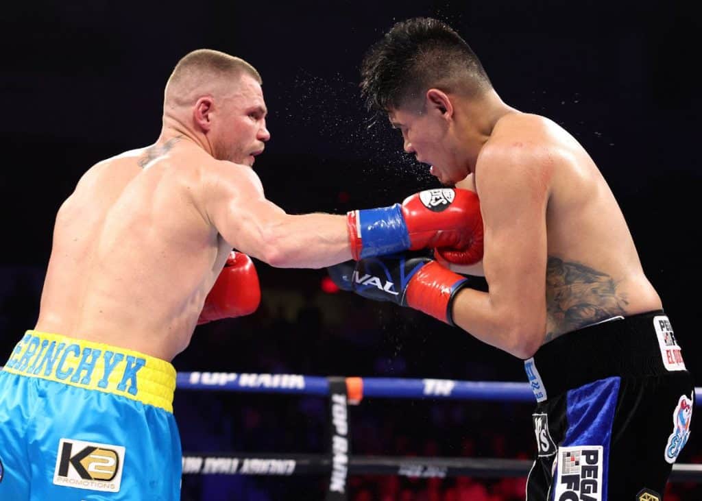 Denys Berinchyk won another major victory and world championship for Ukraine Saturday with a split decision over Emanuel Navarrete. Photo: Top Rank Boxing