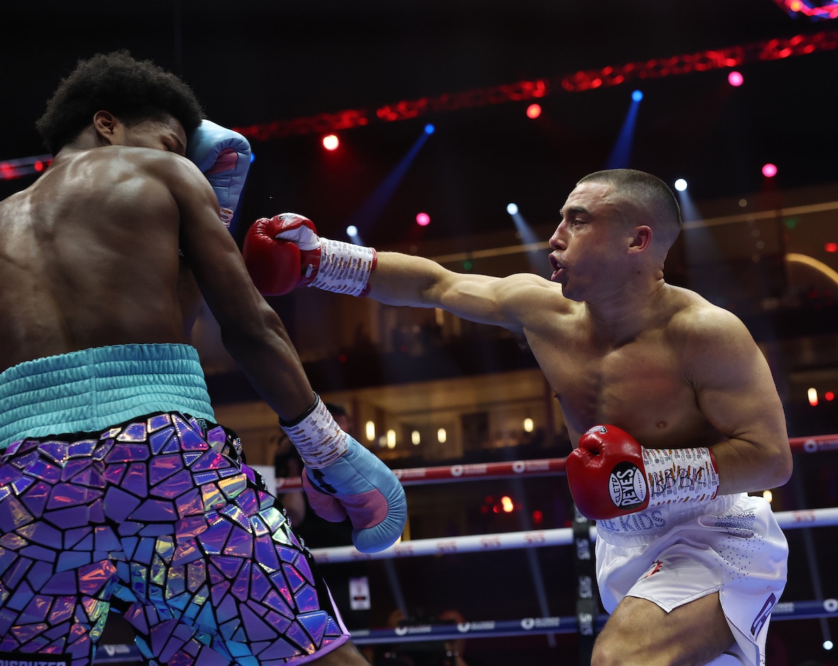 Nick Ball defeated Raymond Ford to win the WBA World Featherweight Title on June 1, 2024. Photo: Mark Robinson, Matchroom Boxing Ball vs Figueroa
