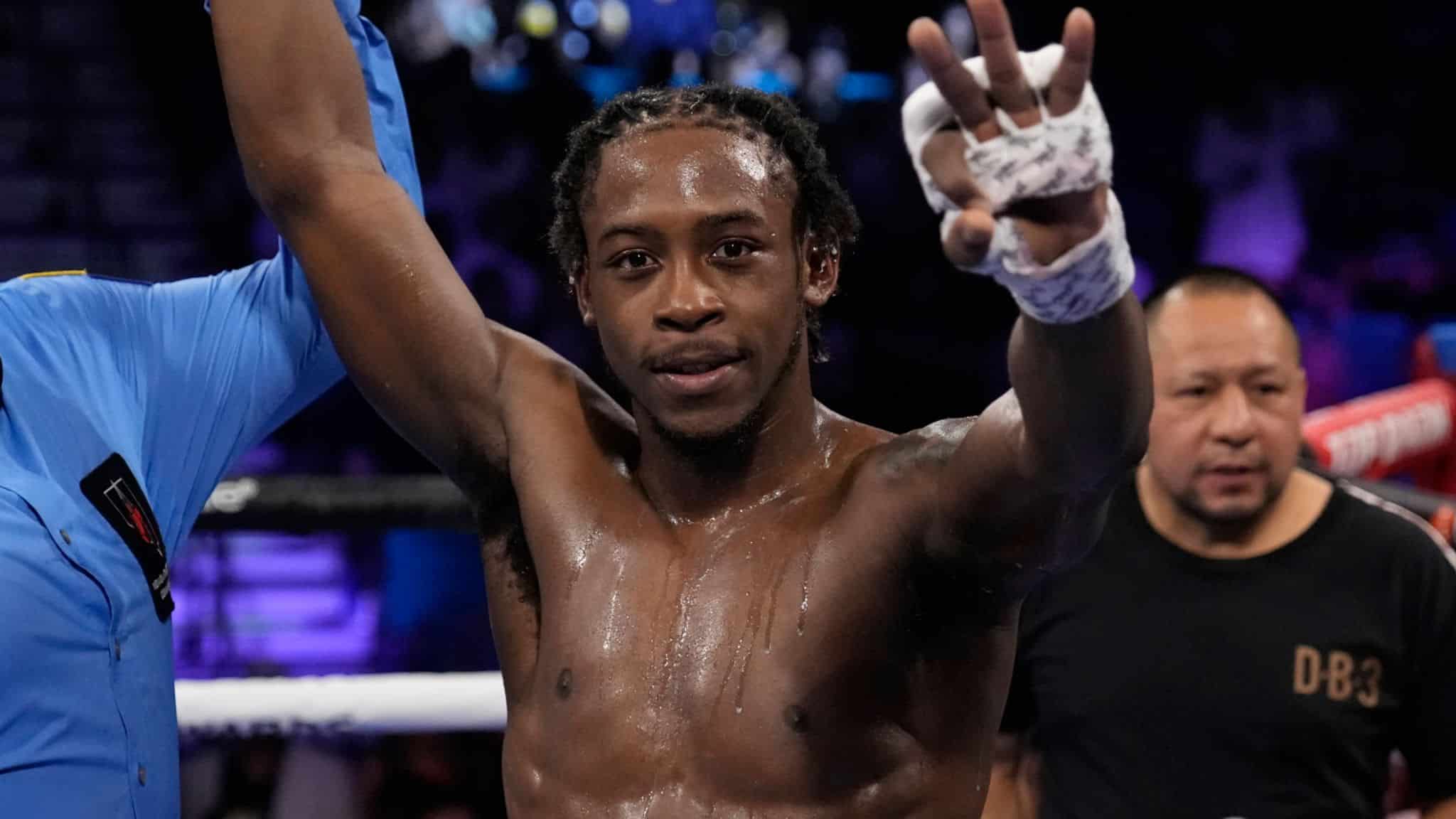 Davis vs Madueno Purse