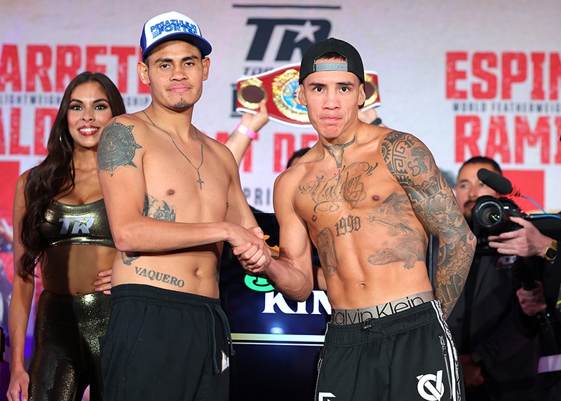 Both Emanuel Navarrete and Oscar Valdez have been respectful toward each other in the build-up to their rematch. Photo: Mikey Williams, Top Rank Navarrete vs Valdez 2