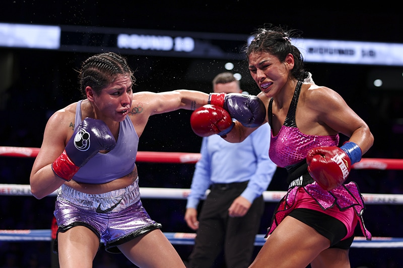 Marlen Esparza put together an excellent performance against veteran Mexican flyweight Arcely Mucino. Photo: Cris Esqueda, Golden Boy Boxing