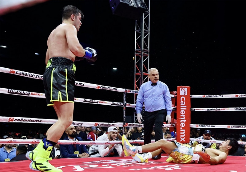 Bruno Serace dropped Jaime Munguia with a single perfect right hook. Photo: Top Rank Boxing