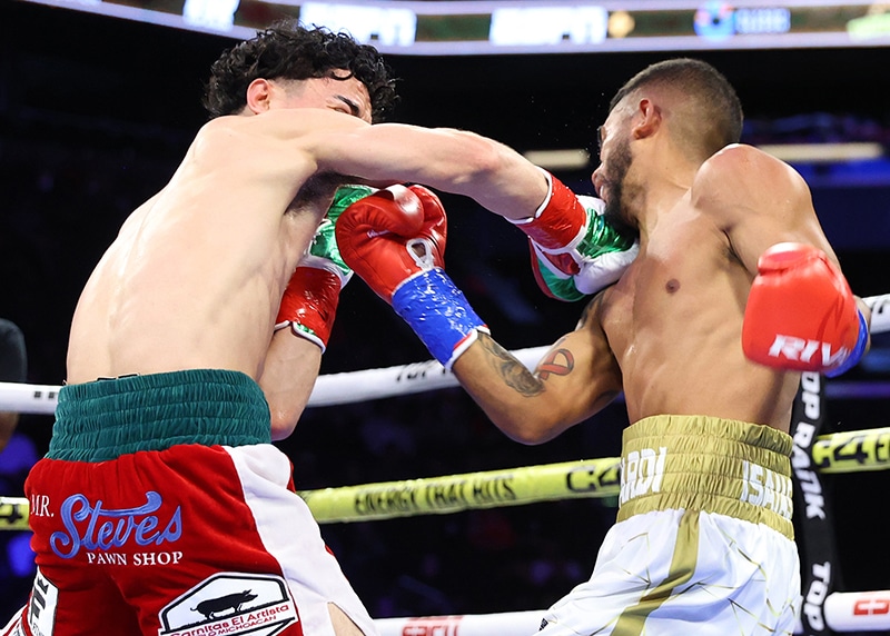 Keep an eye on talented super flyweight prospect Steven Navarro. Photo: Mikey WIlliams, Top Rank