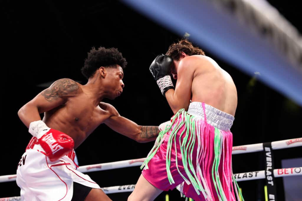 Zaquin Moses looked sharp in his single round against late replacement Mario Garcia. Photo: Melina Pizano/Matchroom