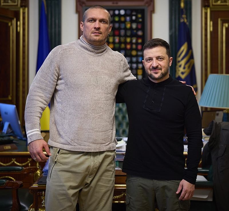 Oleksandr Usyk paid a visit to Ukrainian president Volodmyr Zelenskyy on New Year's eve in Kyiv. Photo: Video Call/Wikimedia Commons