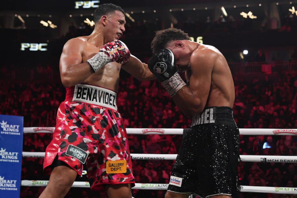 David Benavidez invested in the body, which opened up opportunities to land uppercuts. Photo: Esther Lin, Premier Boxing Champions