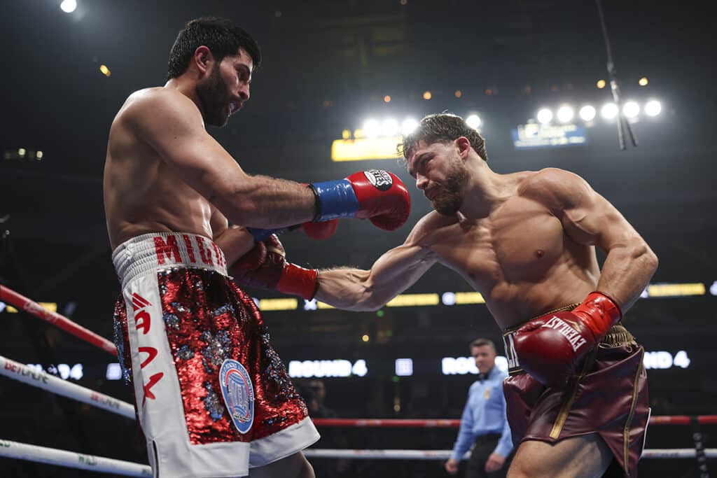 Oscar Duarte invested in body work and it paid off. Photo: Cris Esqueda, Golden Boy Boxing