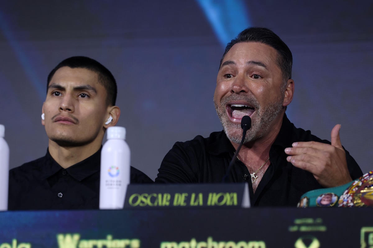 Oscar De La Hoya knows what it's like to face Father Time. Photo: Mark Robinson, Matchroom Boxing