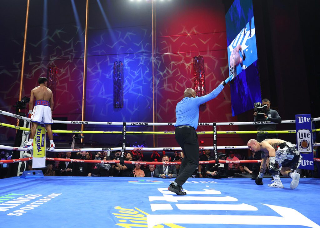 It only took Emiliano Vargas two rounds to wipe out Giovannie Gonzalez on March 29. Photo: Mikey Williams, Top Rank Boxing
