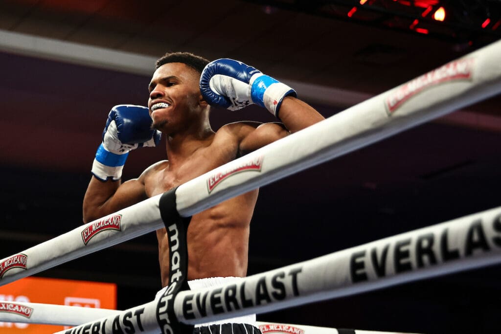 Omari Jones defeated Alessio Mastronunzio Saturday at the Caribe Royale in Orlando, Florida for his first pro win. Photo: Melina Pizano, Matchroom