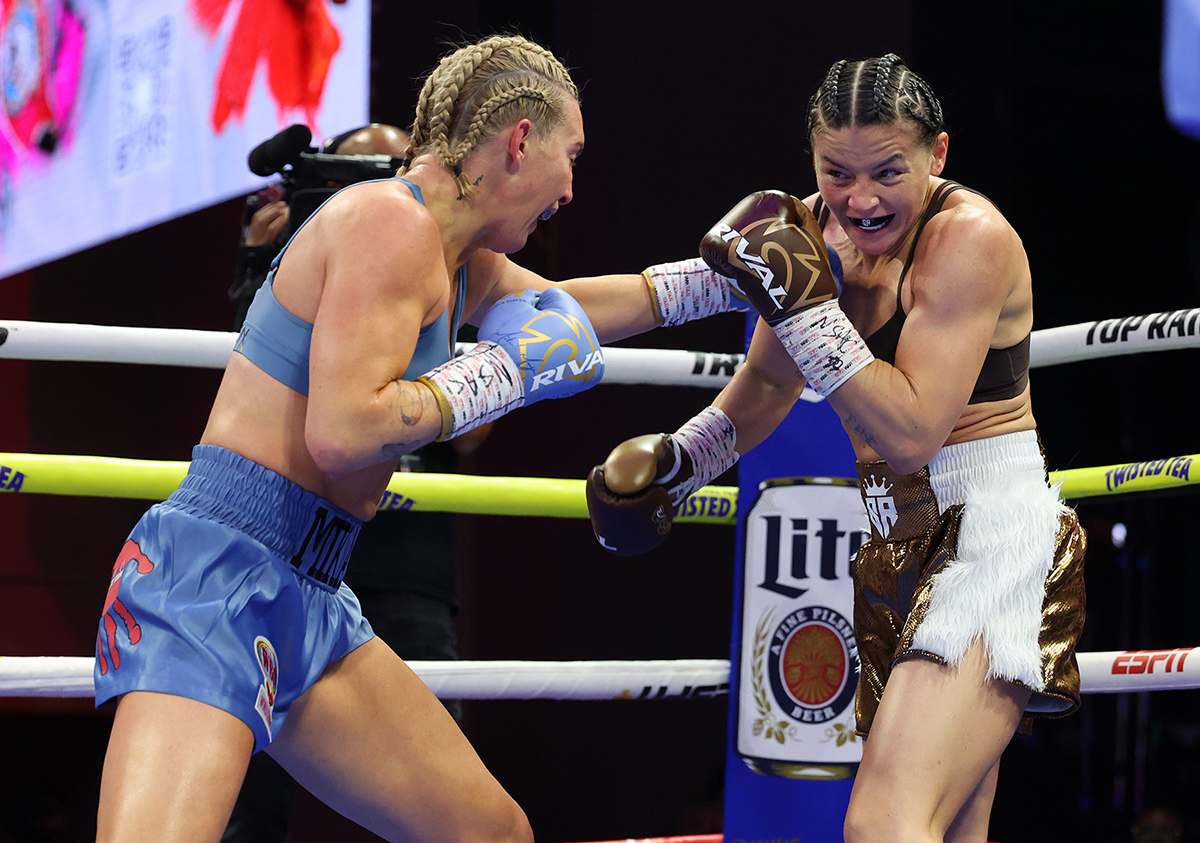 Mikaela Mayer outlanded Sandy Ryan by 32 punches in the ten two-minute rounds. Photo: Mikey Williams, Top Rank Boxing