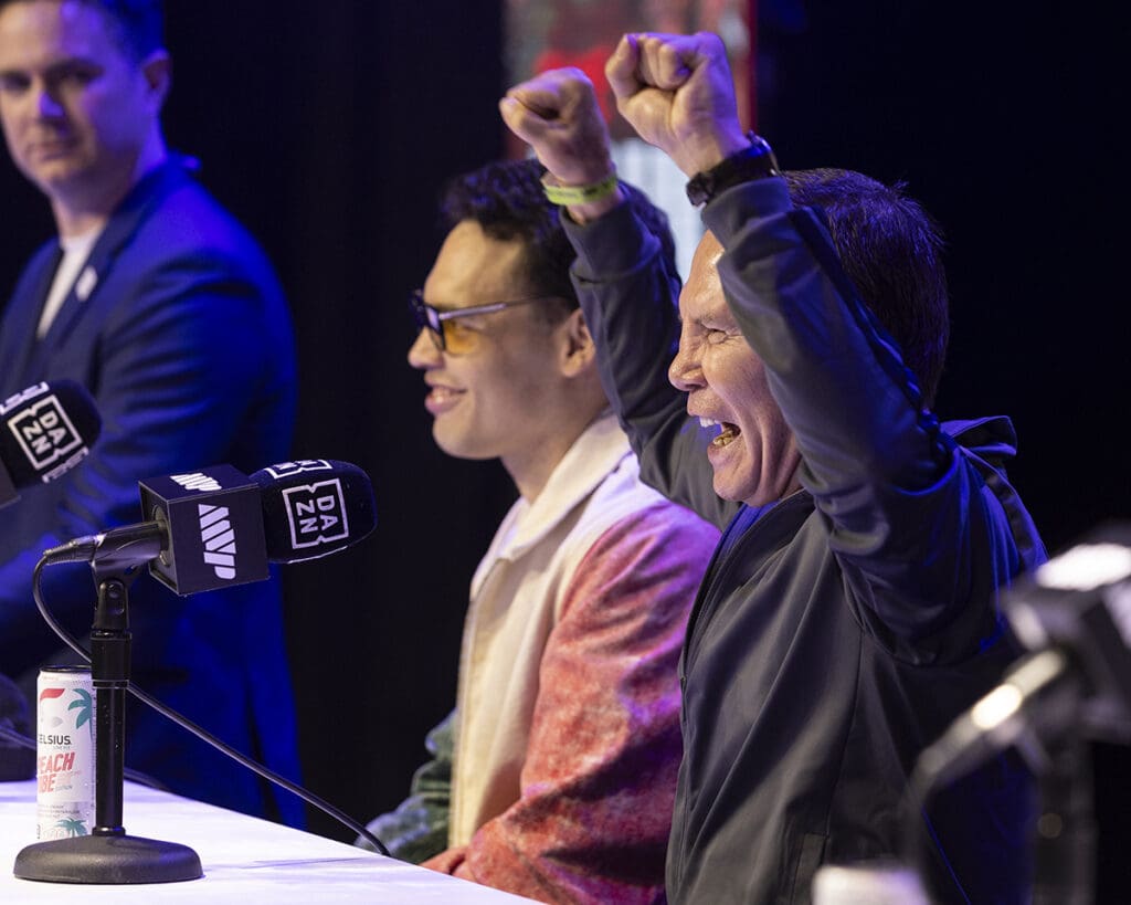 El Gran Campeon Julio Cesar Chavez Sr. got fired up during the news conference. Photo: Esther Lin, Most Valuable Promotions