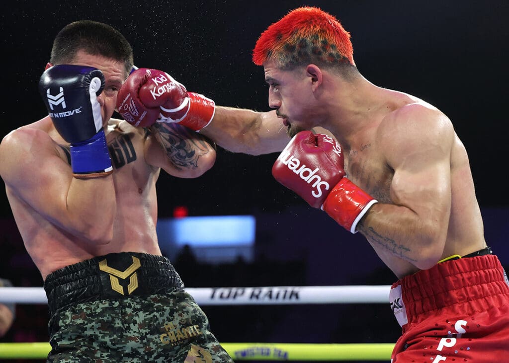 Alan Garcia scored another victory over Cristian Medina. Photo: Mikey Williams, Top Rank Boxing