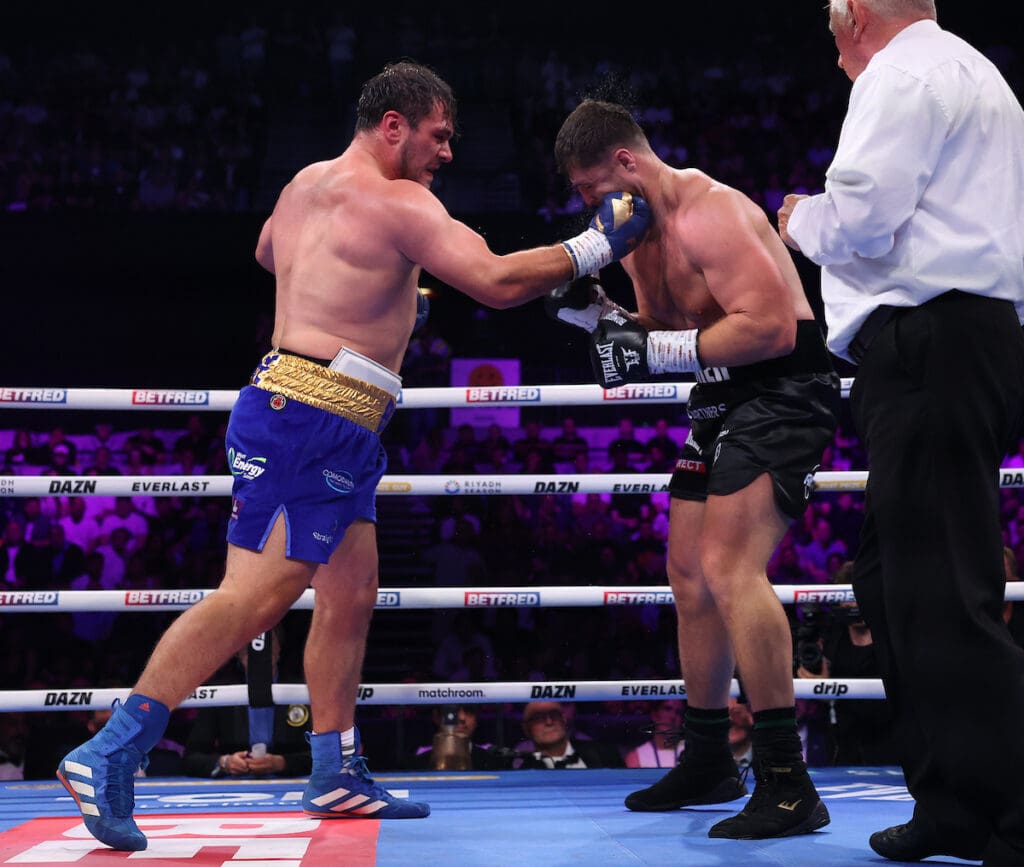 Dave Allen placed his right and left hooks with a veteran's precision. Photo: Mark Robinson, Matchroom Boxing.