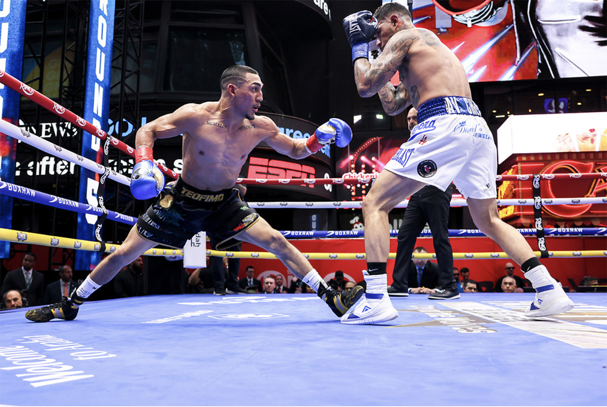 Teofimo Lopez Jr. had too much speed for Arnold Barboza Jr. Photo: Matchroom Boxing