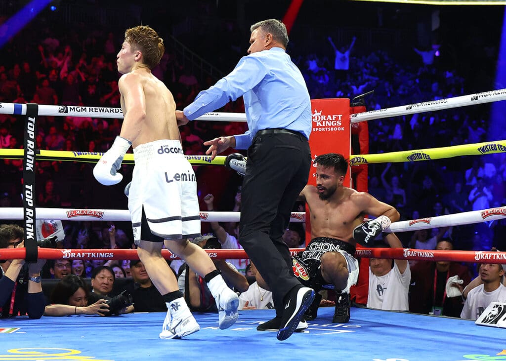 In round seven, Naoya Inoue evened the knockdown count against Ramon Cardenas. Photo: Mikey Williams, Top Rank Boxing