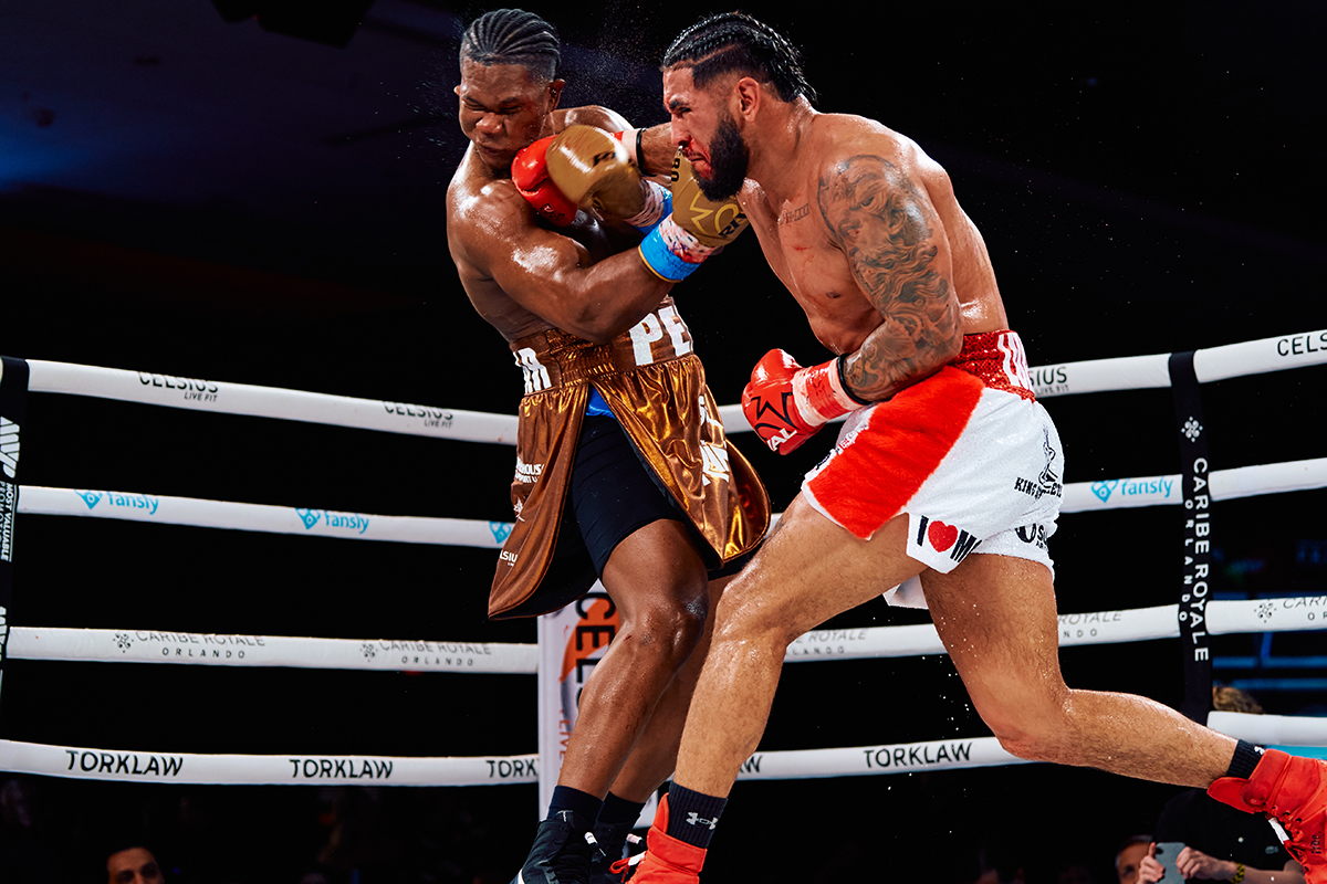 Dainier Pero Gets Off the Deck to Defeat Cesar Navarro