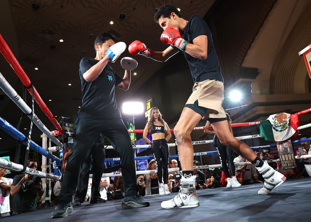 Rafael Espinoza is a classic Mexican style offensive fighter. Photo: Mikey Williams, Top Rank Boxing
