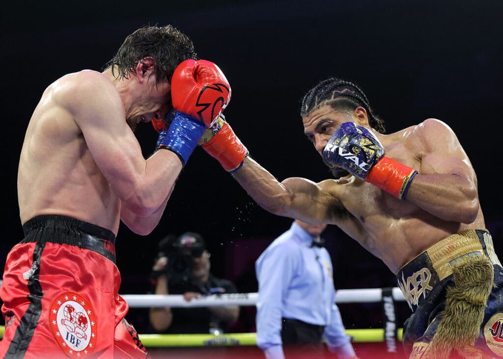 Raymond Muratalla won with a disciplined effort. Photo: Mikey Williams, Top Rank Boxing