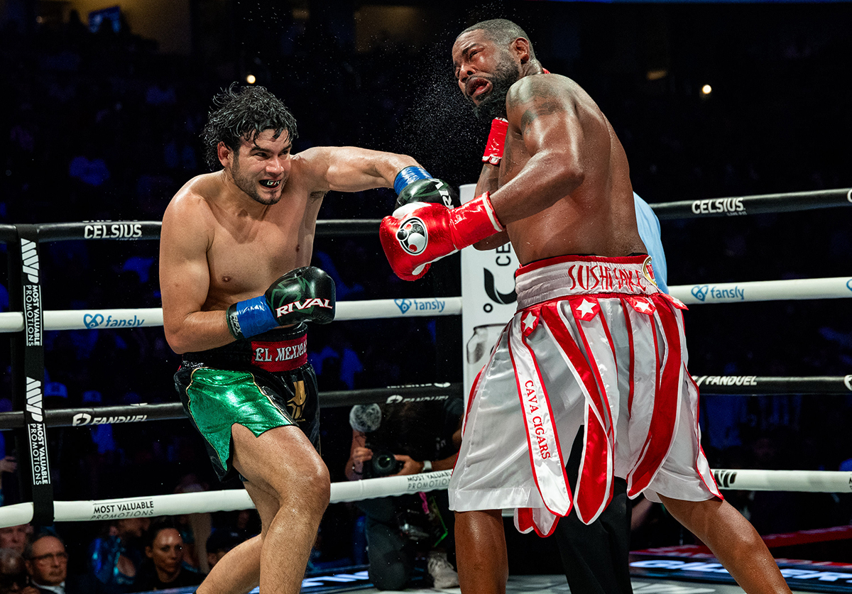 Zurdo Ramirez finally heated up, and outlanded Yuniel Dorticos overall. Photo: Esther Lin, Most Valuable Promotions