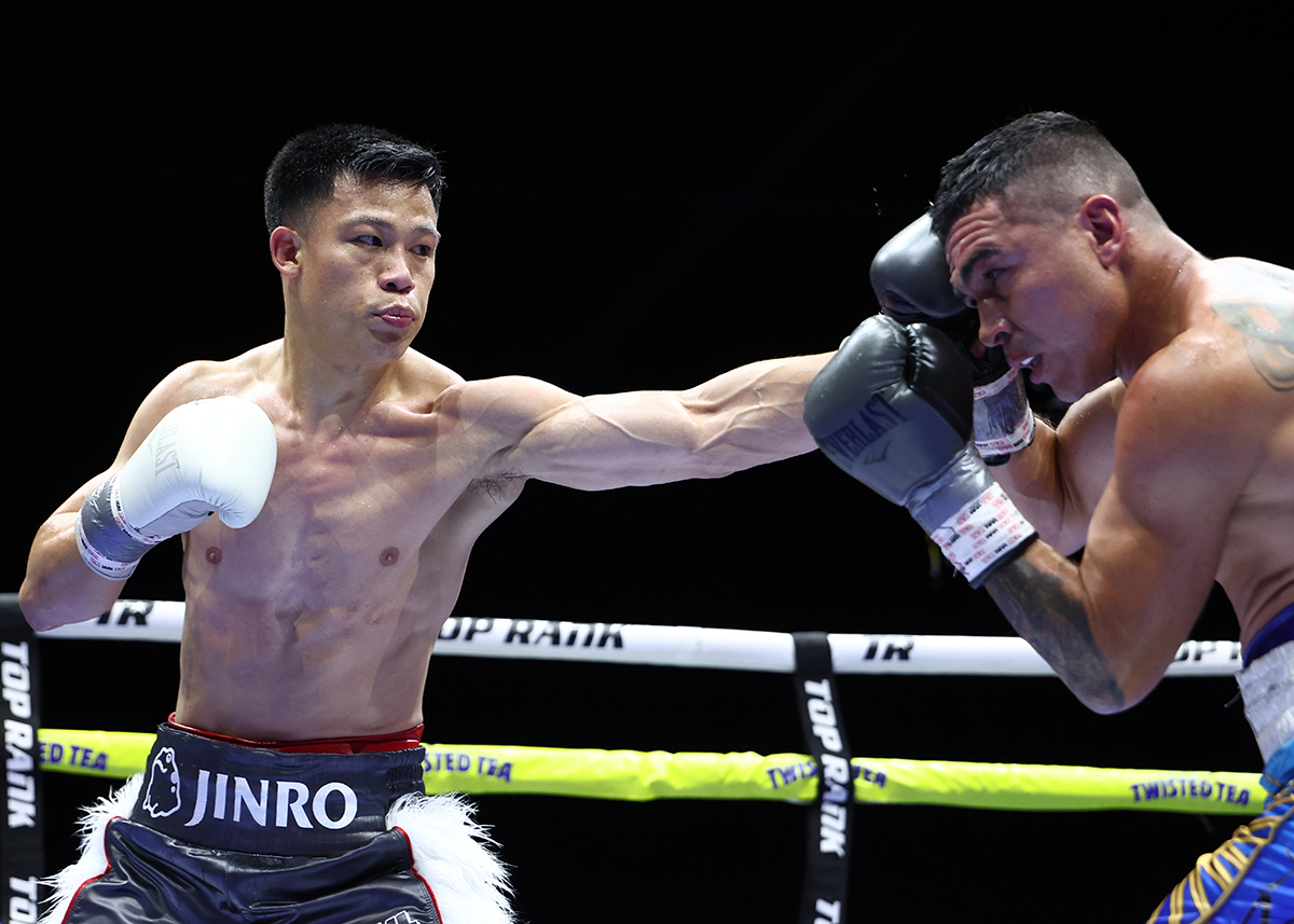 It's good to see talented junior welterweight Brandum Lee return to the ring. Photo: Mikey Williams, Top Rank Boxing