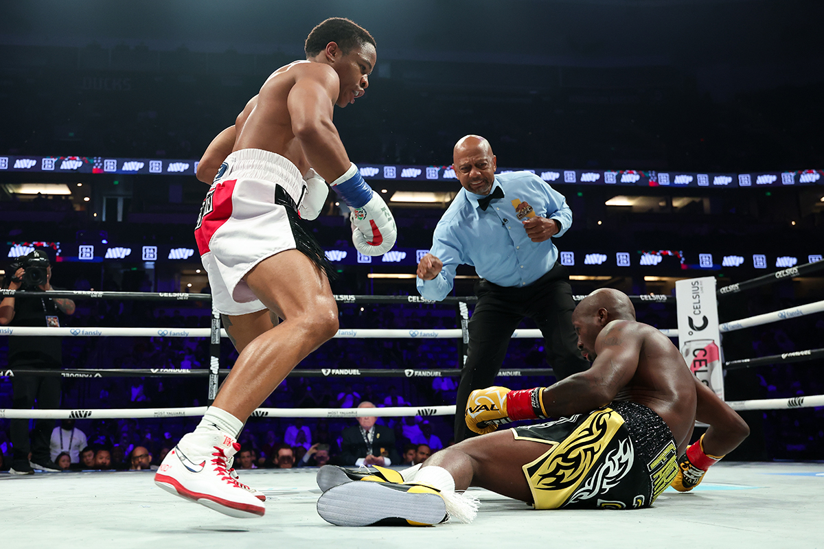 Referee Gerard White was forced to step in and stop the fight at 1:18 of round one. Photo: Esther Lin, Most Valuable Promotions