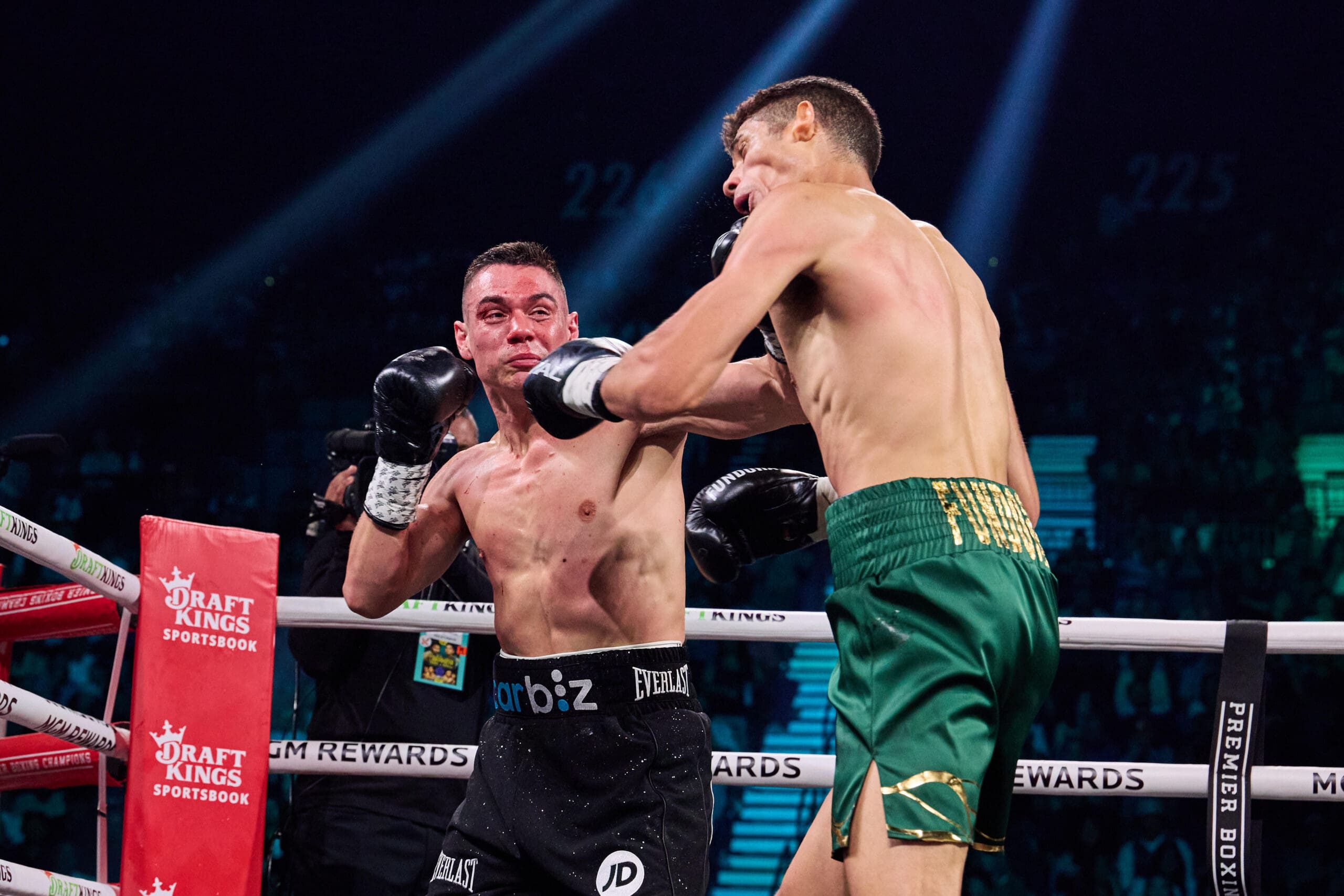 Sebastian Fundora cut off the ring and pressed Tim Tszyu back to the ropes and playing the bully in the early rounds. Photo: Esther Lin, Premier Boxing Champions