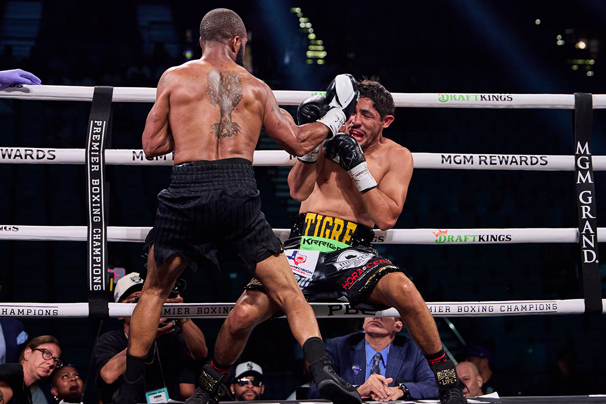 Gary Russell Jr. scored two knockdowns, and stopped Hugo Casteneda in the final round. Photo: Esther Lin, Premier Boxing Champions
