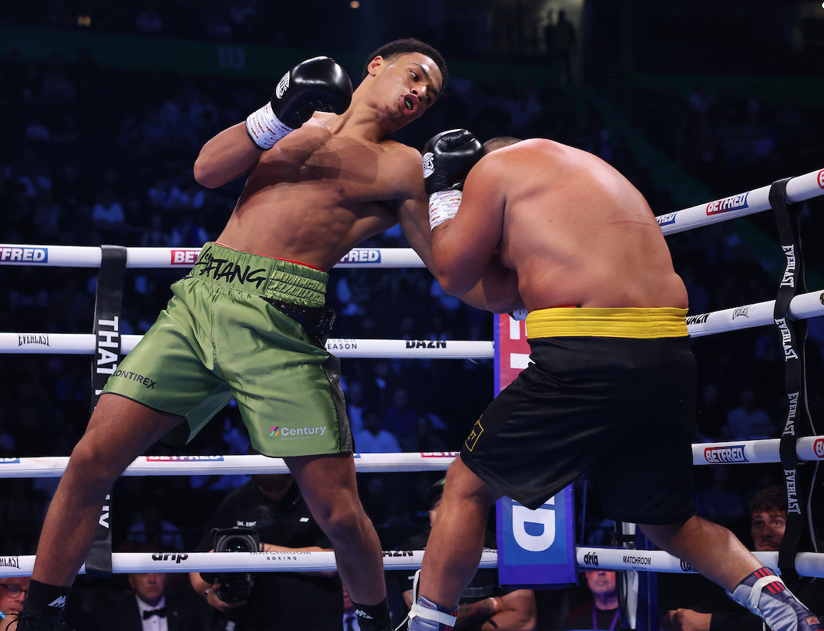 Leo Atang dedicated himself to body punching, scoring a first round stoppage in his pro debut against Milen Paunov. Photo: Mark Robinson, Matchroom Boxing