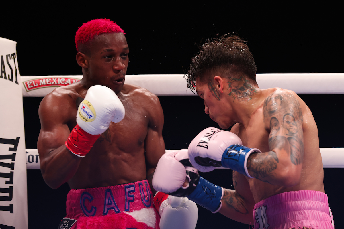 Phemelele Cafu thought he could take apart Bam Rodriguez's offense by leaving no room for angles. Photo: Melina Pizano/ Matchroom