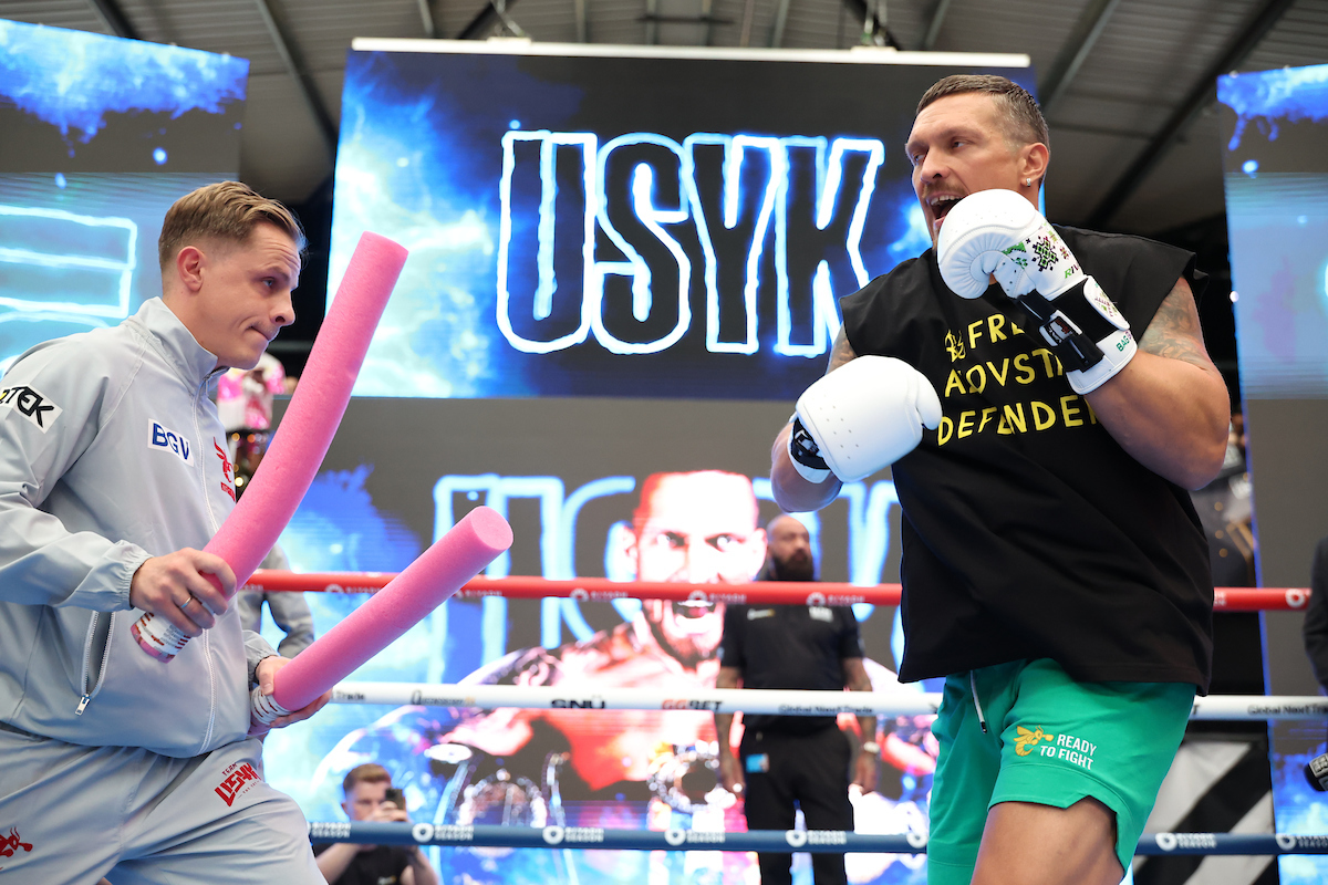 The outgoing Oleksandr Usyk displayed his skills for the fans in London Wednesday. Photo: Leigh Dawney/Queensberry Usyk Dubois 2