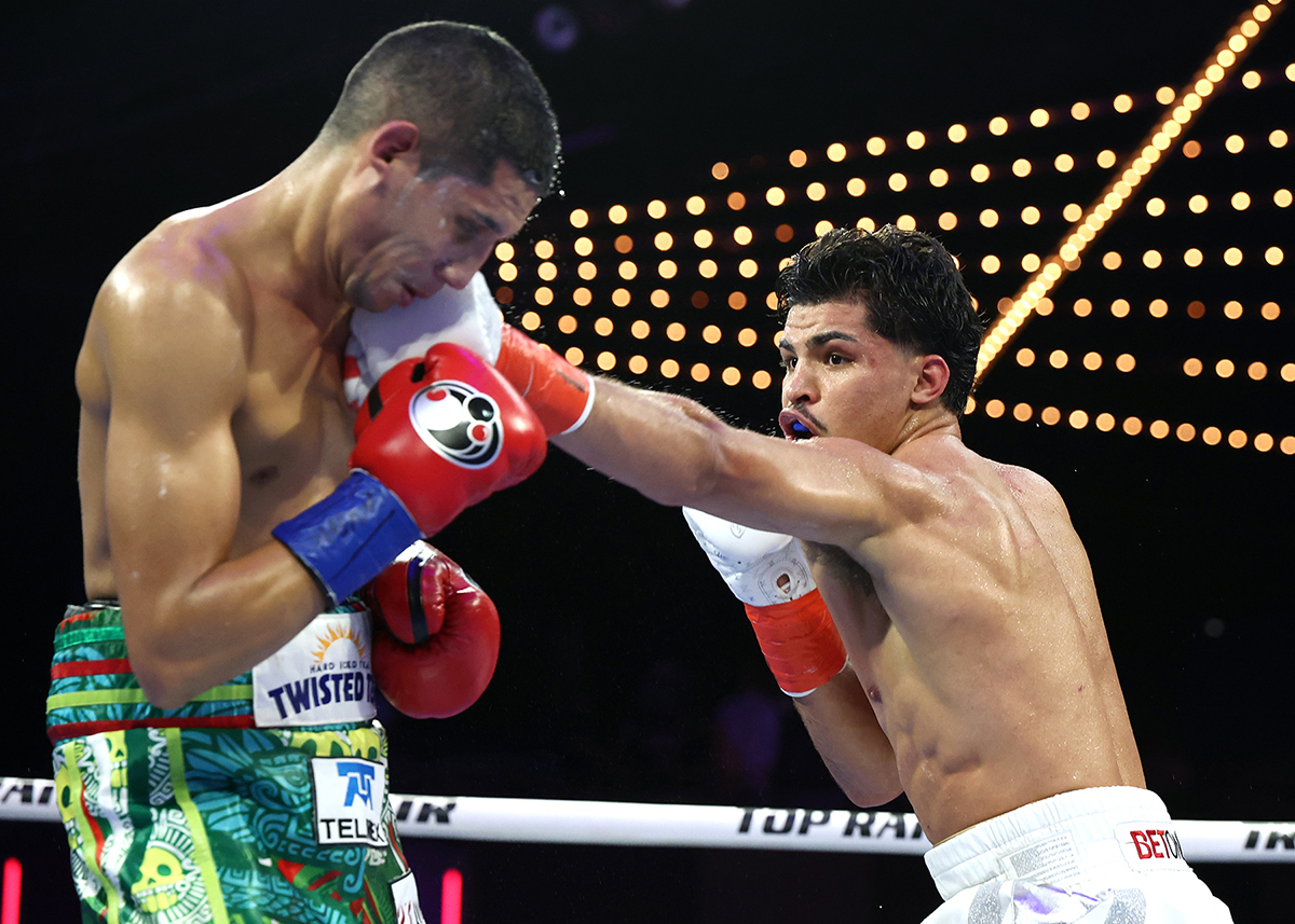 Xander Zayas delivered a championship performance against a tough Jorge Garcia. Photo: Mikey Williams, Top Rank Boxing