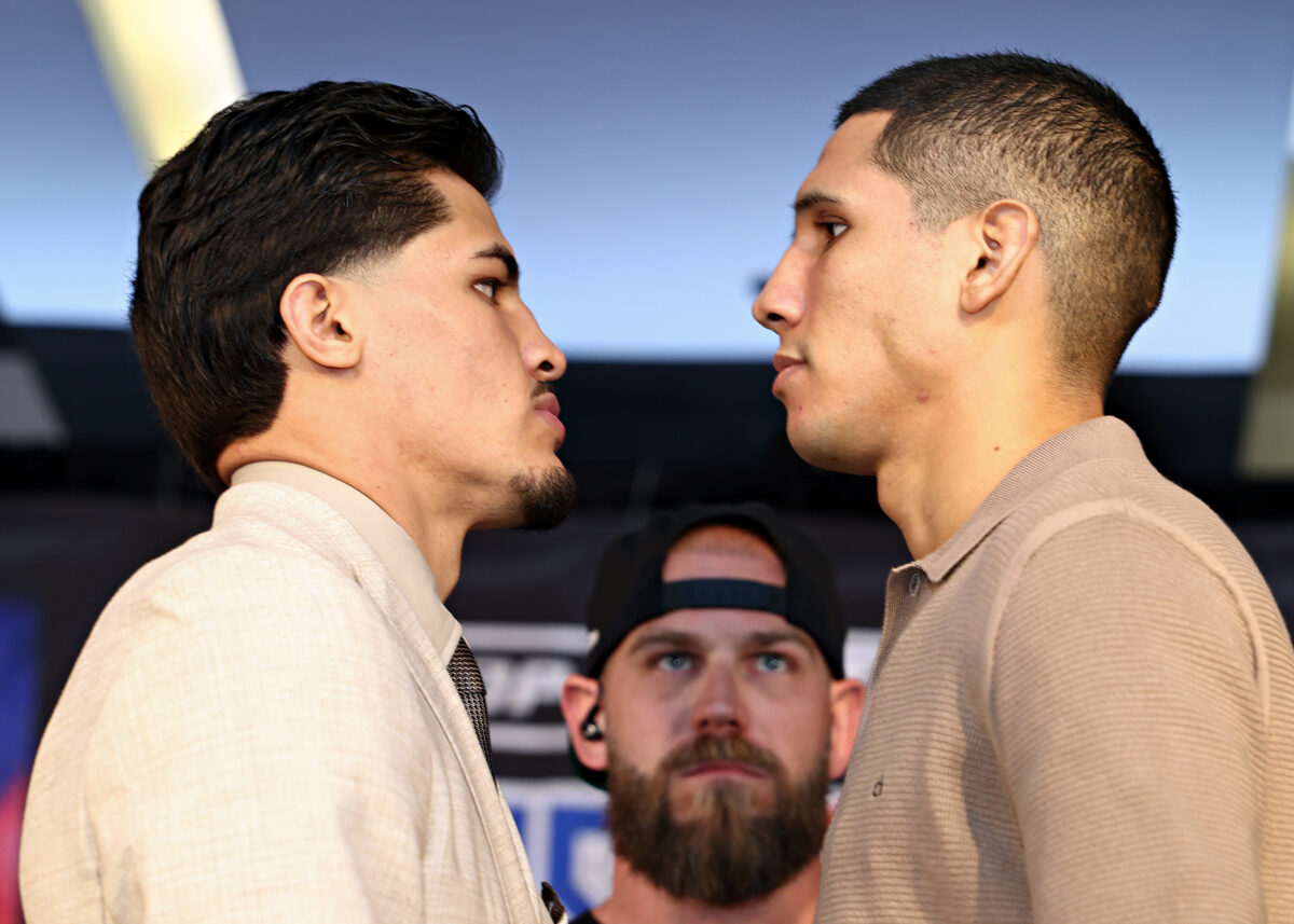 Xander Zayas and Jorge Garcia posed for a faceoff at the final pre-fight news conference on Thursday. Photo: Mikey Williams, Top Rank Boxing