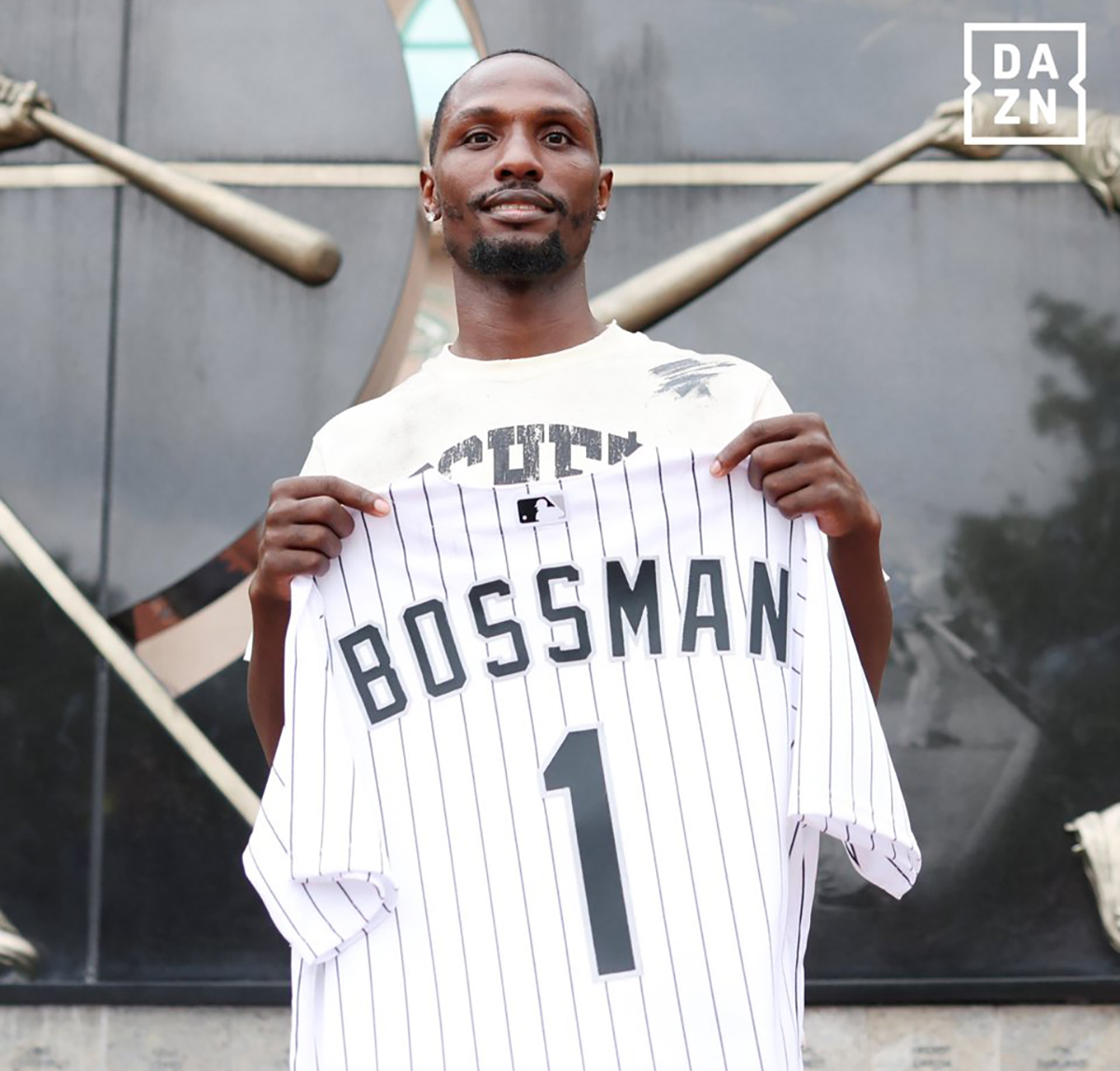 Chicago native Kenneth Sims Jr. was tapped to throw out the first pitch at a Chicago White Sox game, but it was sadly rained out. Photo: DAZN Boxing