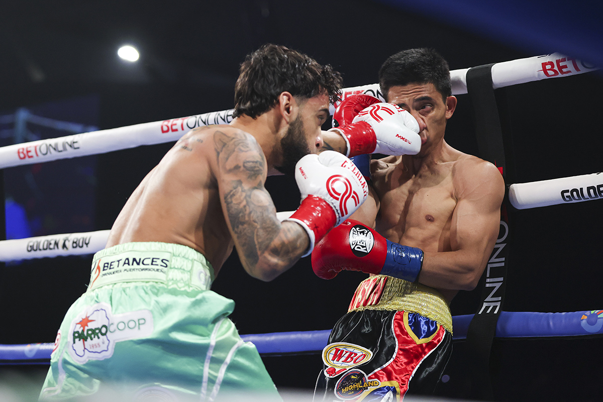 Oscar Collazo ground down Jayson Vayson until the Filipino fighter's corner called it a night in the seventh round. Photo: Golden Boy Boxing
