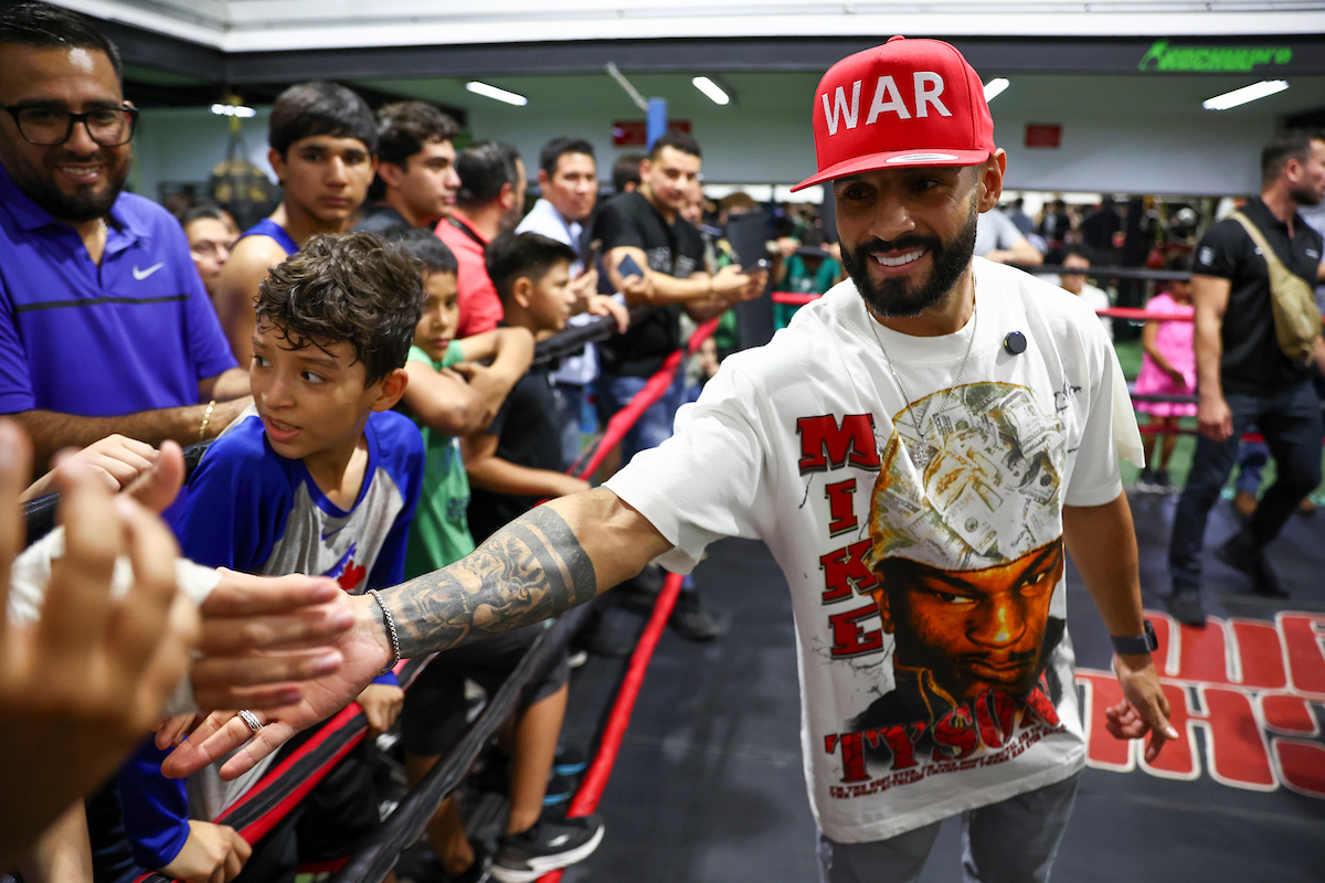 Christopher Diaz joined Eduardo Nunez at his Los Mochis gym this week. He won't get such a warm reception on Saturday night. Photo: Melina Pizano/ Matchroom