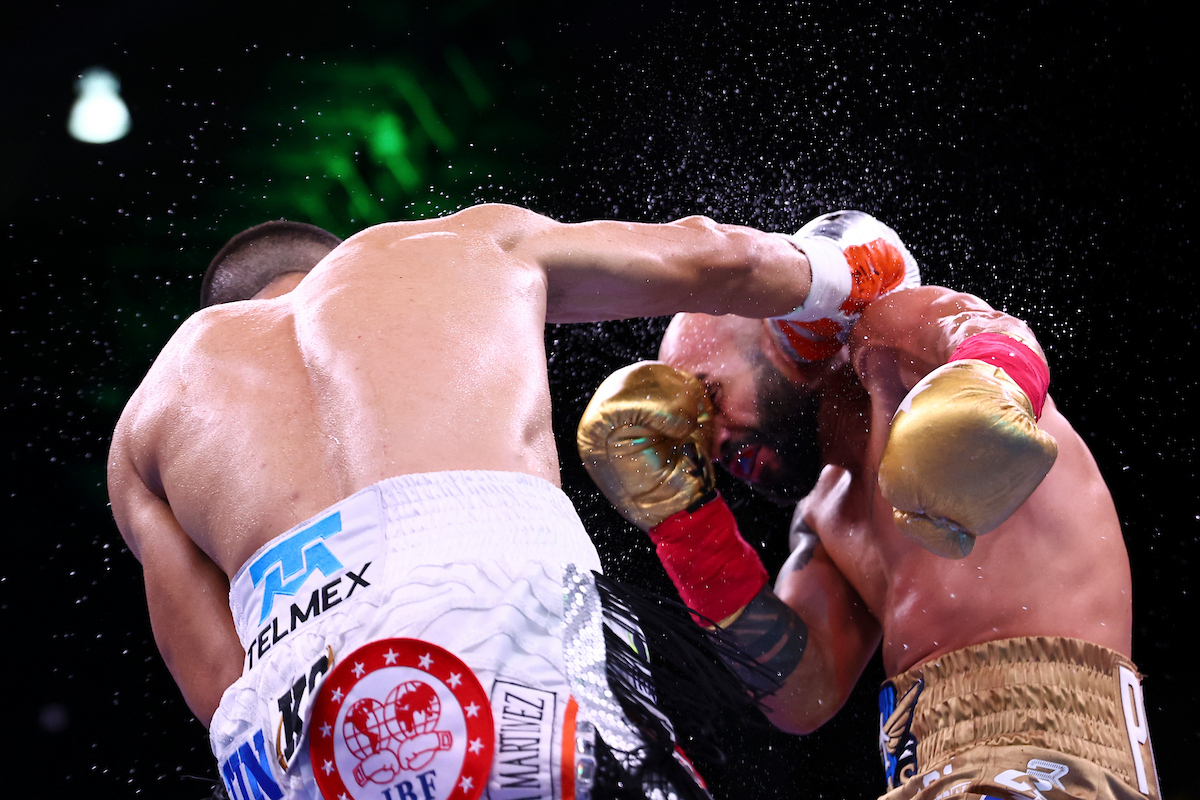 Sugar Núñez made good use of the overhand right, scoring two knockdowns. Photo: Melina Pizano/ Matchroom