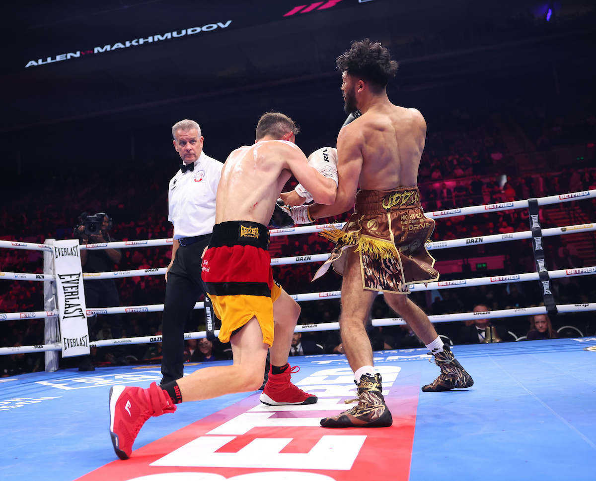 Hamza Udin took out Paul Roberts with impressive body work. Photo: Mark Robinson, Matchroom Boxing