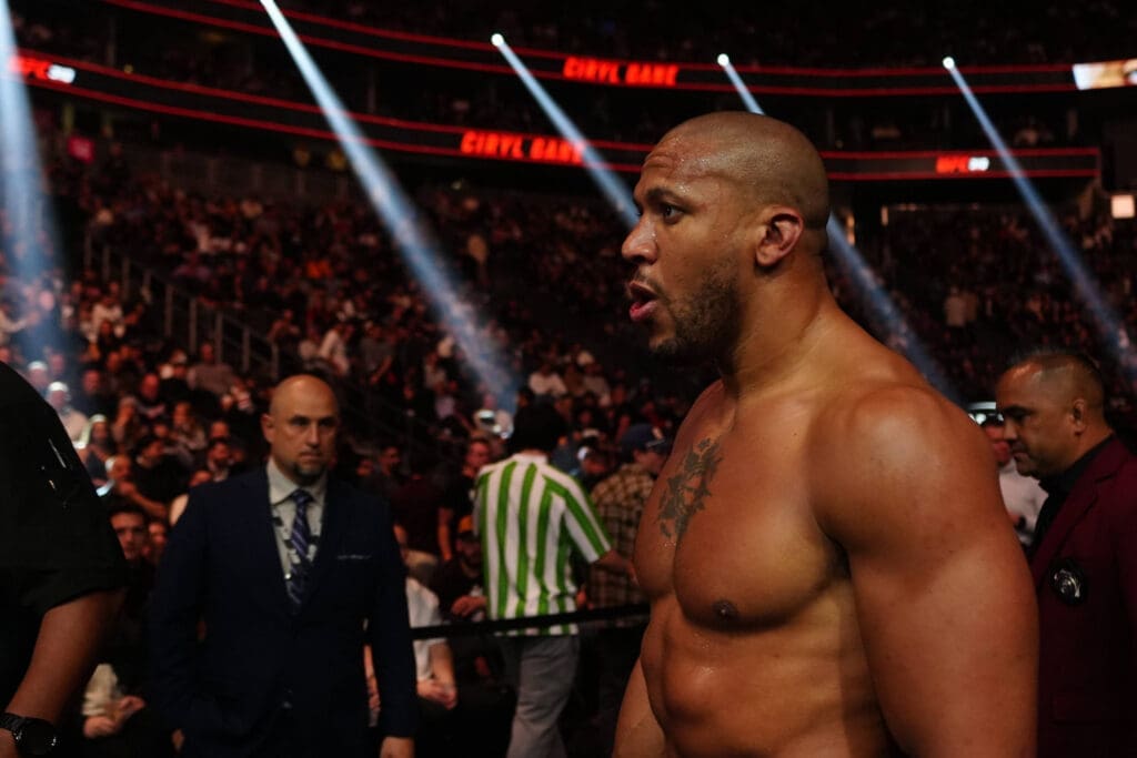 December 7, 2024, Las Vegas, Nevada, Las Vegas, Nv, United States: LAS VEGAS, NV -DECEMBER 7:Ciryl Gane and Alexander Volkov meet in the octagon for a 3-round bout during UFC310 - Pantoja vs Asakura at T-Mobile Arena on December 7, 2024 in Las Vegas, Nevada /PxImages Las Vegas, Nevada United States - ZUMAp175 20241207_zsa_p175_810 Copyright: xLouisxGrassex