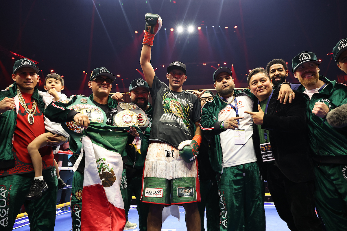 Team Benavidez will celebrate Saturday's win, then get ready for a cruiserweight title fight with Zurdo Ramirez in 2026. Photo: Leigh Dawney, Queensberry