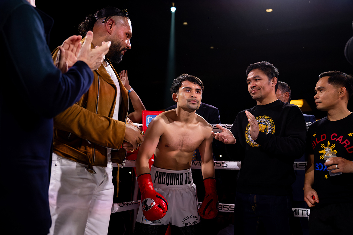 Manny Pacquiao Sr. applauds as his son Jimuel Pacquiao is announced. Photo: Mikael Ona, Manny Pacquiao Promotions